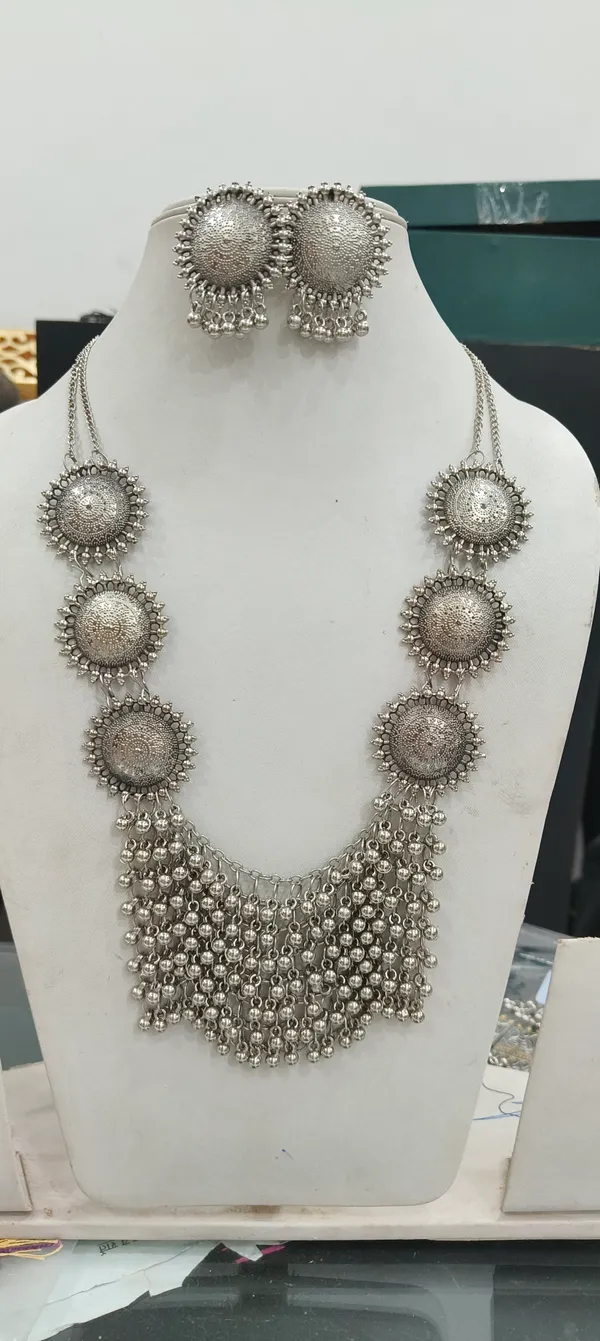 Silver_Oxidized_Traditional_Necklace_Set_For_Women