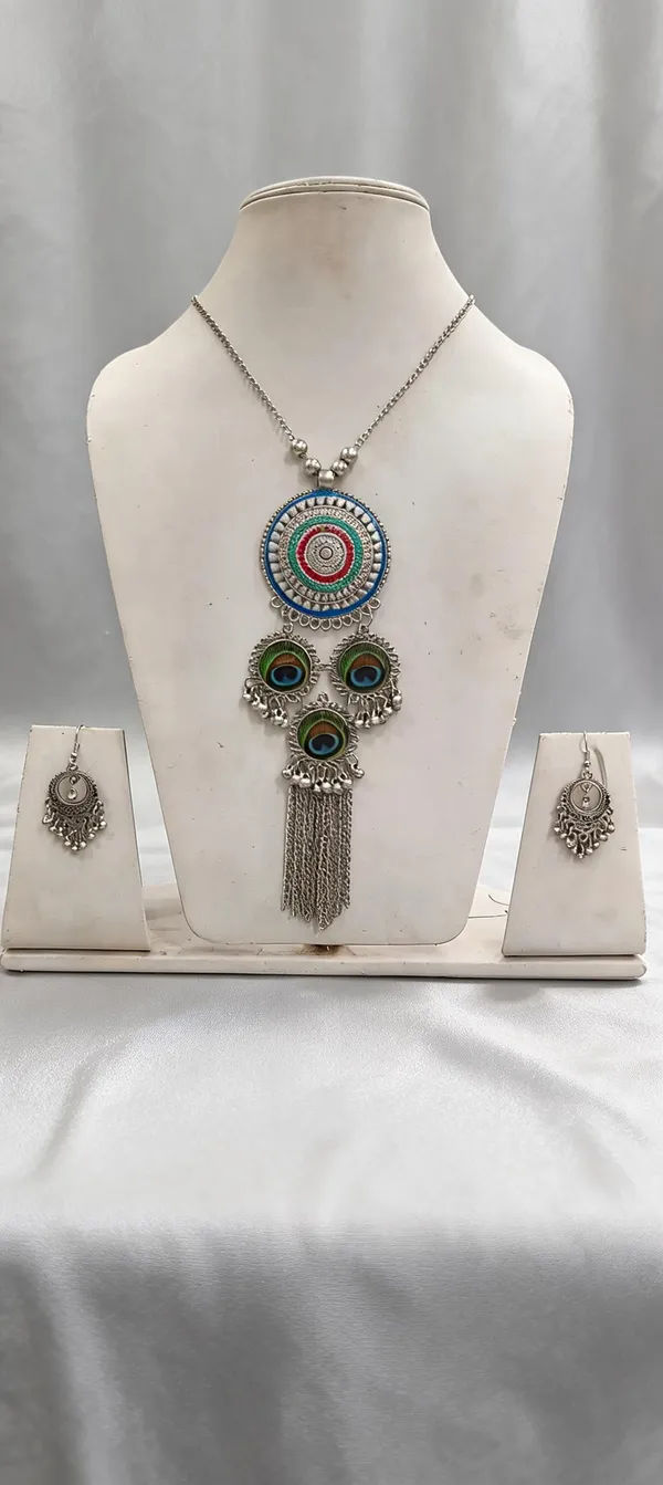 Silver_Peacock_Feather_Round_Pendant_Necklace_Set_For_Women