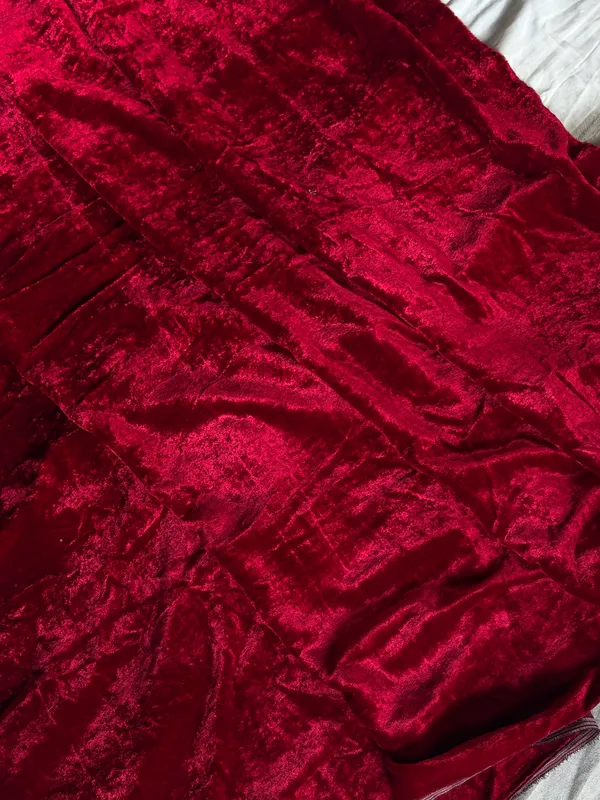 SILKY_PLAIN_VELVET-_RUBY_RED_(126)