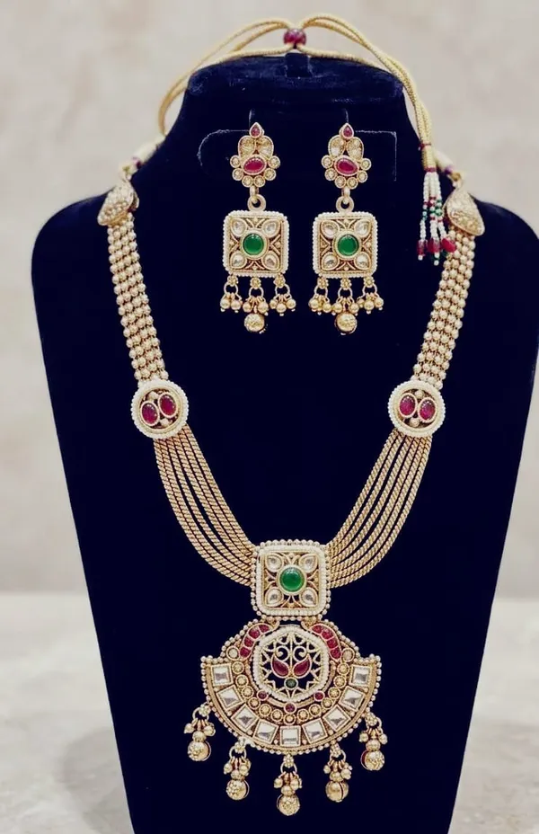 Gold-Toned_Traditional_Necklace_earring_Set_for_Women