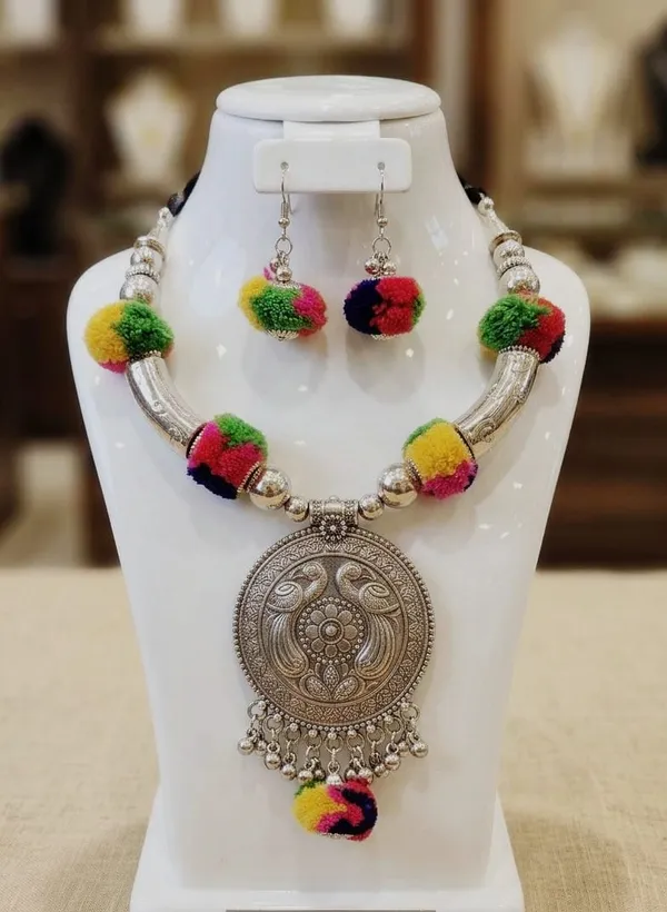 Multicolor_Silver_Alloy_Pom_Pom_Beaded_Necklace_Earrings_Set_For_Women
