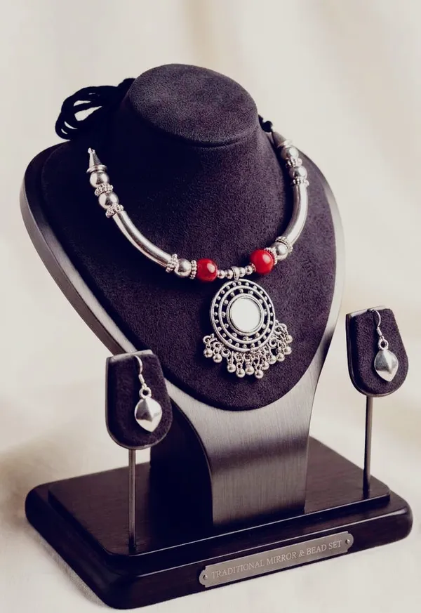 Silver_Oxidized_Alloy_Mirror_Bead_Pendant_Necklace_Set_For_Women