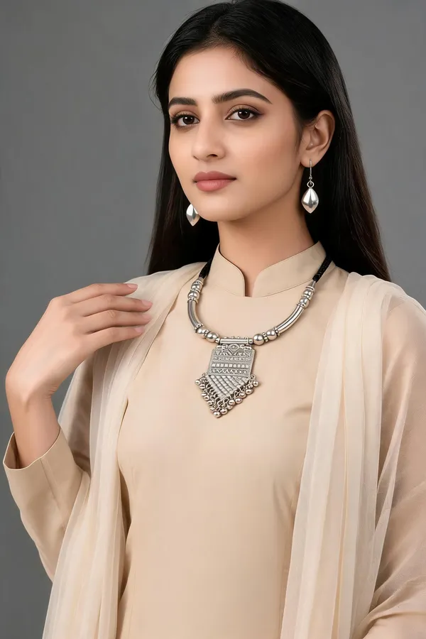 Silver_Oxidized_Alloy_Thread_Pendant_Necklace_Earrings_Set_For_Women