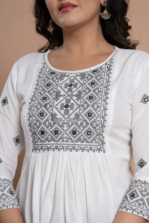 Embroidered_Diamond_Panel_Kurti_White