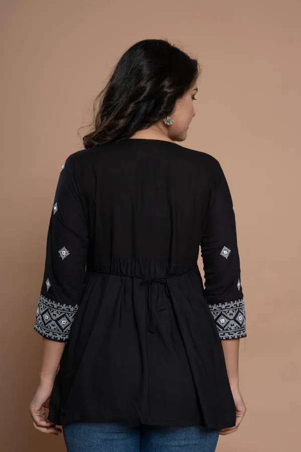 Embroidered_Diamond_Panel_Kurti_Black