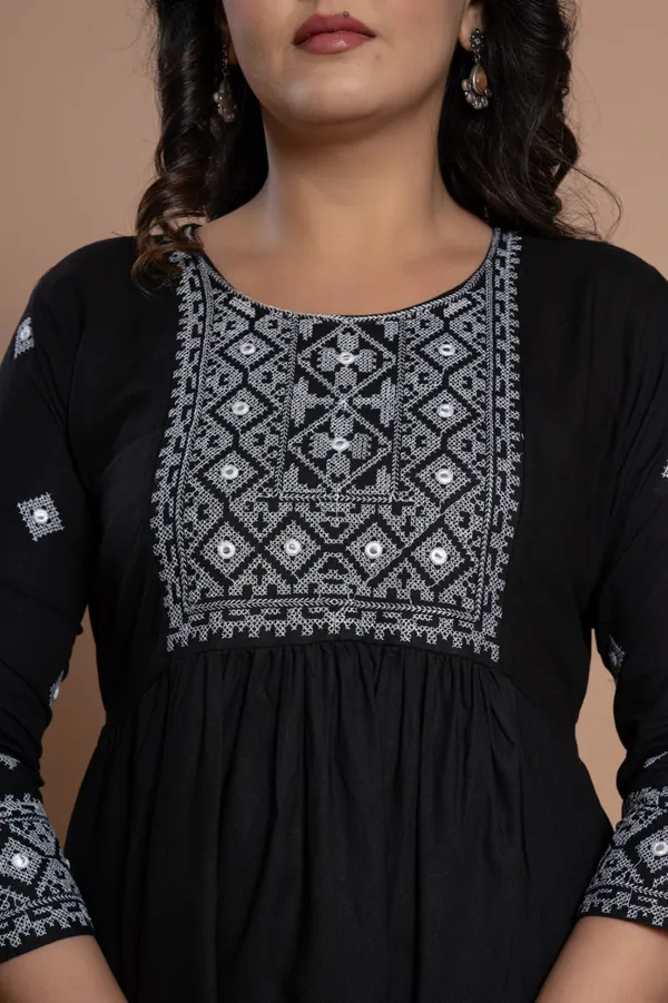 Embroidered_Diamond_Panel_Kurti_Black