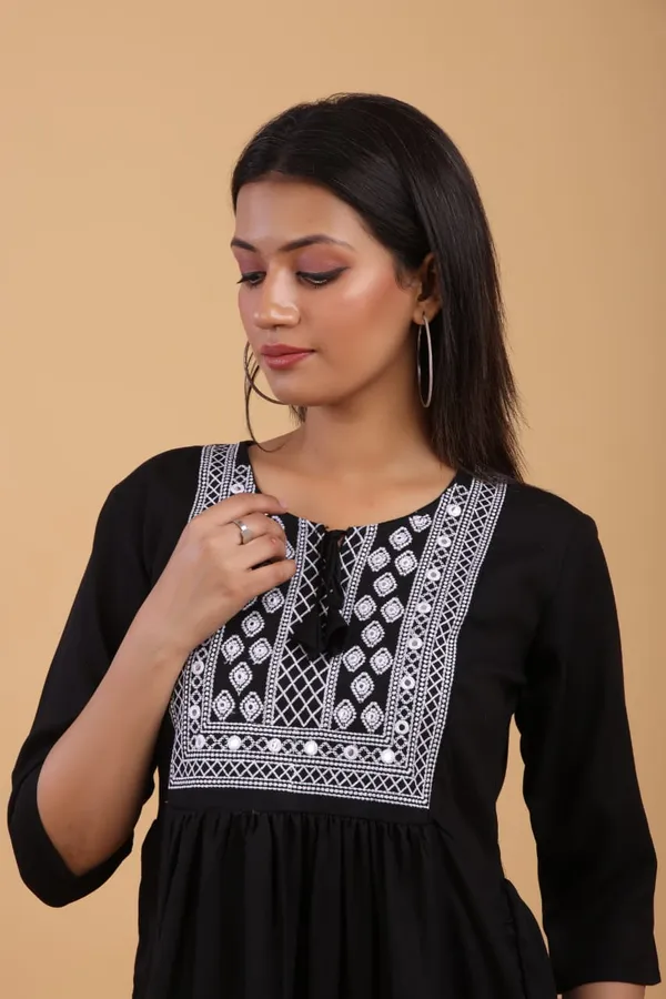 Black_Elegance_Embroidery_Top