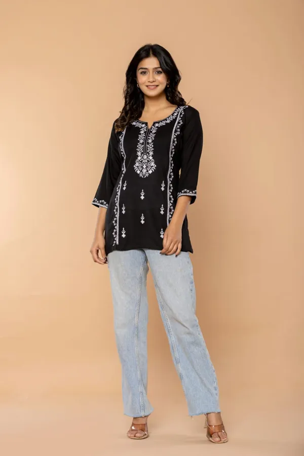 Black_Bloom_Embroidery_Top