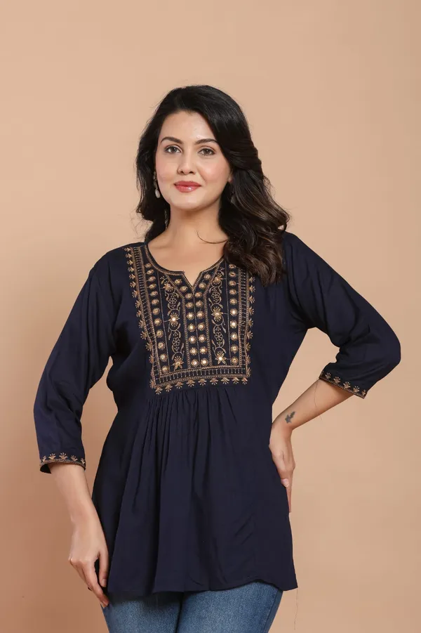 Midnight_Glow_Embroidered_Kurti