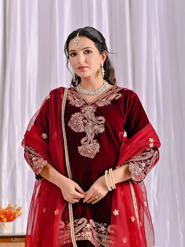 Maroon_Crunchy_Silk_Kurta_Set_For_Women