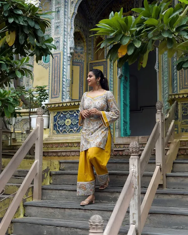 Yellow_Crepe_Kurta_Set_For_Women