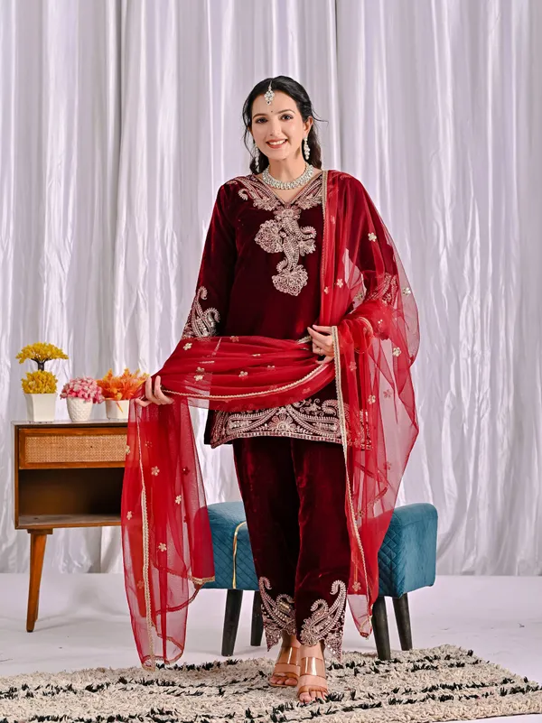 Maroon_Crunchy_Silk_Kurta_Set_For_Women