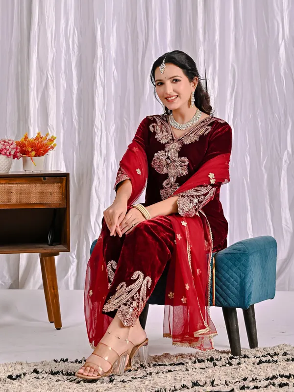 Maroon_Crunchy_Silk_Kurta_Set_For_Women