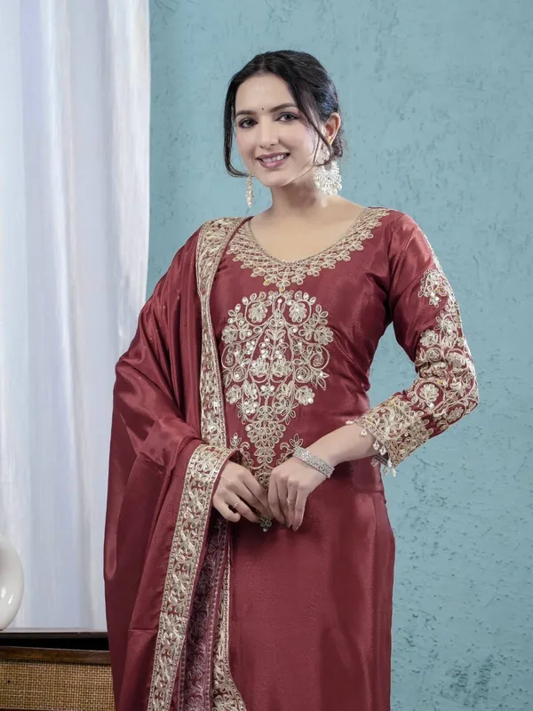 Maroon_Chinon_Silk_Kurta_Set_For_Women