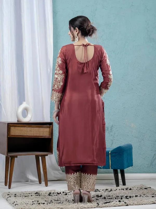 Maroon_Chinon_Silk_Kurta_Set_For_Women