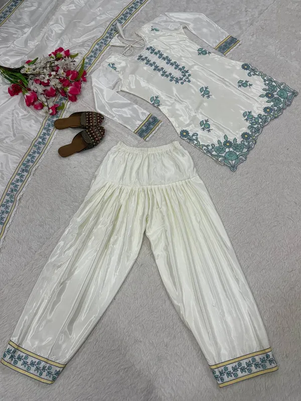 White_Silk_Kurta_Set_For_Women