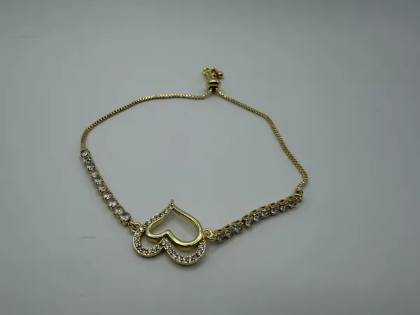 Gold_Alloy_Rhinestone_Heart_Chain_Bracelet_For_Women