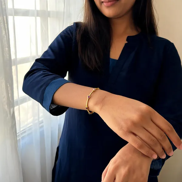 Gold_Alloy_Stone_Studded_Bangle_For_Women