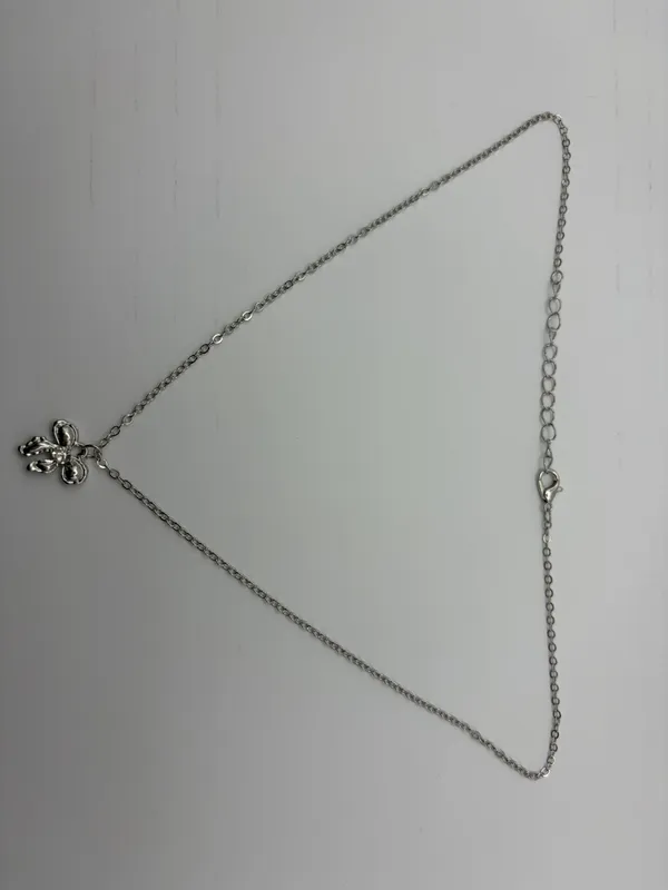 Silver_Alloy_Floral_Pendant_Necklace_For_Women