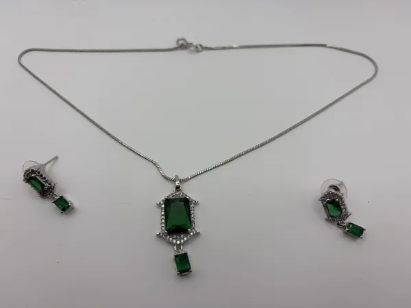 Green_American_Diamond_Necklace_And_Earrings_Set_For_Women