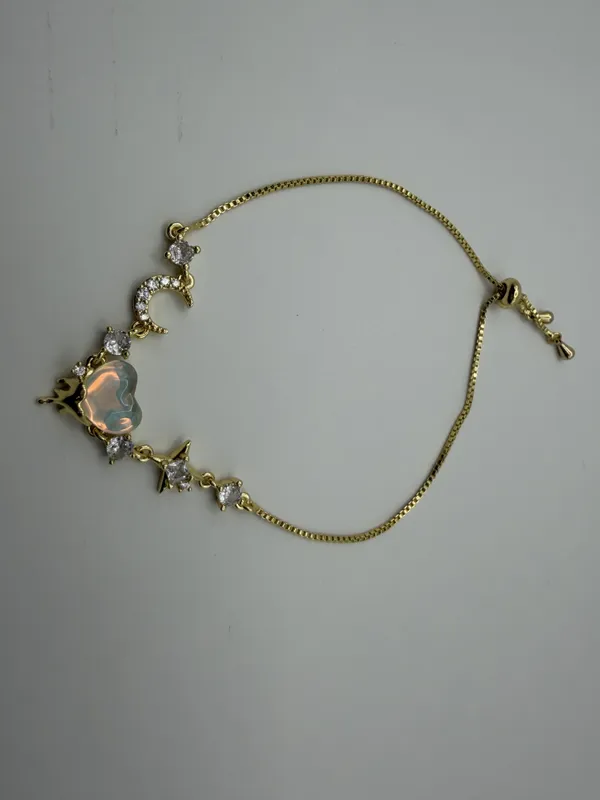 Gold_Alloy_Crystal_Heart_Charm_Bracelet_For_Women