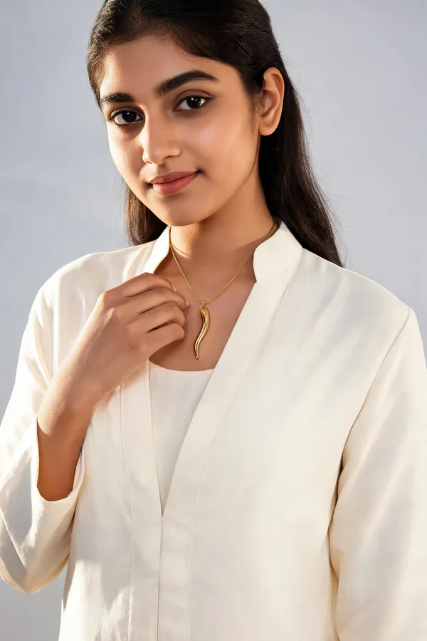 Gold_Alloy_Curved_Pendant_Necklace_For_Women