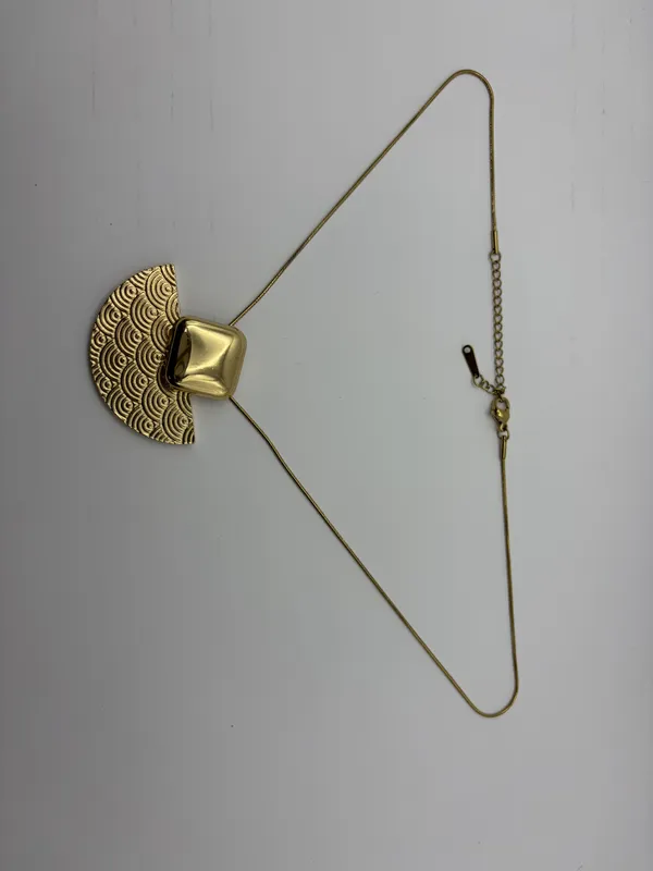 Gold_Alloy_Textured_Geometric_Statement_Pendant_Necklace_For_Women