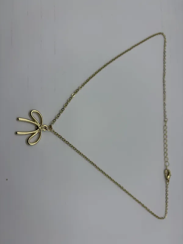 Gold_Alloy_Floral_Pendant_Necklace_For_Women