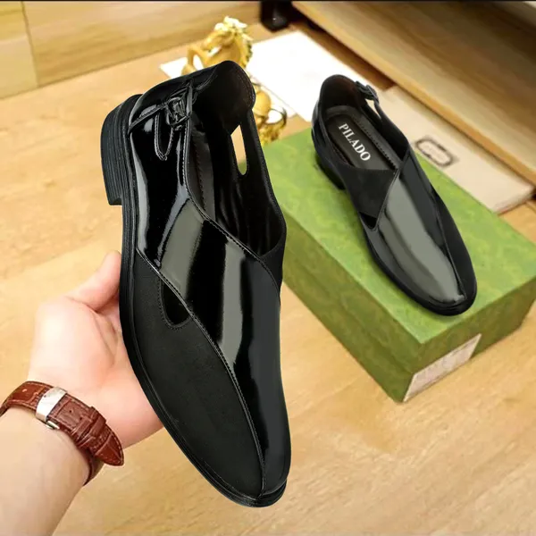 Black_Patent_Finish_Mary_Jane_Shoes_for_Women