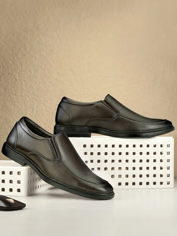 Brown_Leather_Slip-On_Formal_Shoes_for_Men