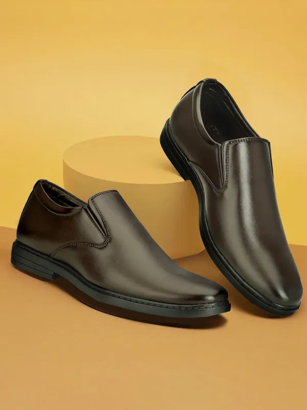 Brown_Formal_Slip-On_Shoes_for_Men