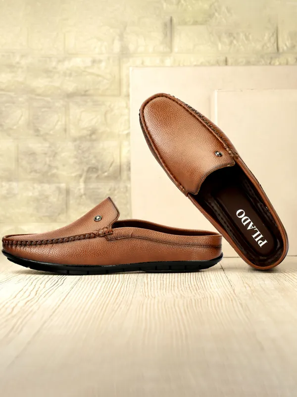 Brown_Textured_Casual_Loafers_for_Men