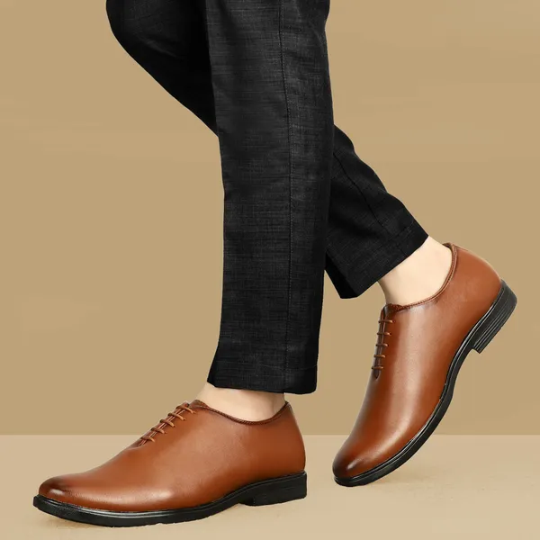 Brown_Formal_Lace-Up_Shoes_for_Men