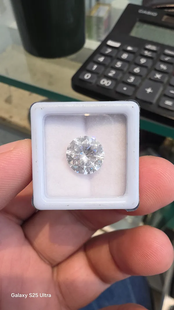 Clear_Natural_Round_Cut_Zircon_Gemstone_For_Unisex