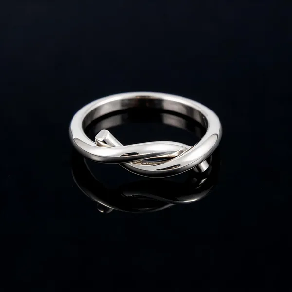 Silver_Interwoven_Band_Ring_For_Girls