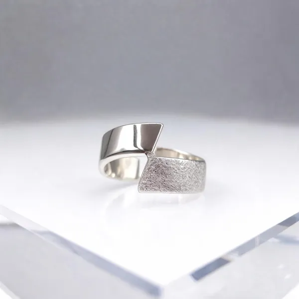 Silver_Textured_Open_Crossover_Statement_Ring_For_Girls