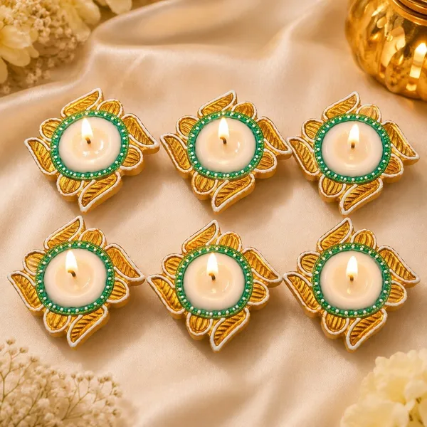 Metal_Traditional_Leaf_Pattern_Gold_Tealight_Holder_Set