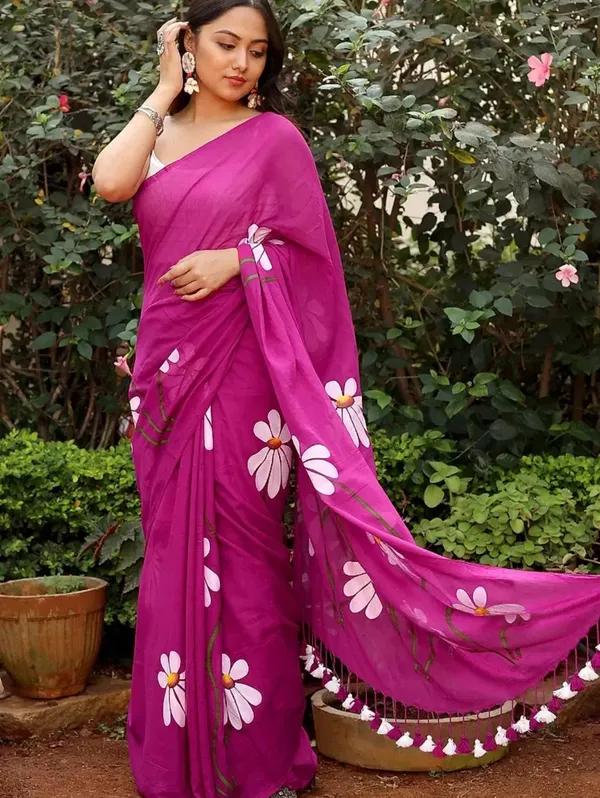 Magenta_Floral_Print_Saree_For_Women