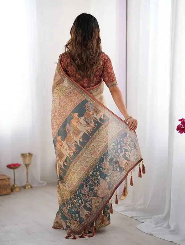 Beige_Printed_Saree_for_Women
