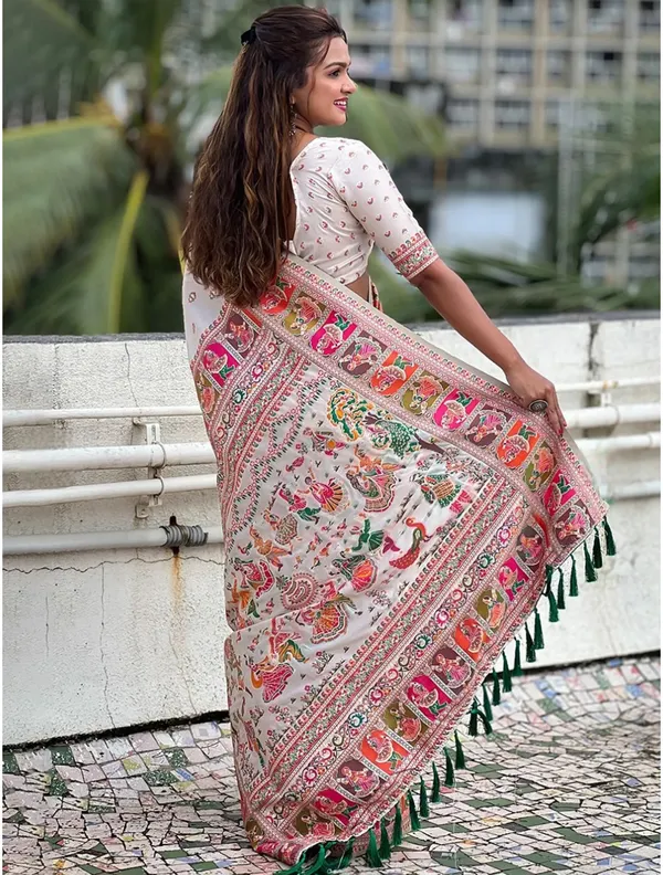 Cream_Printed_Ethnic_Saree_for_Women