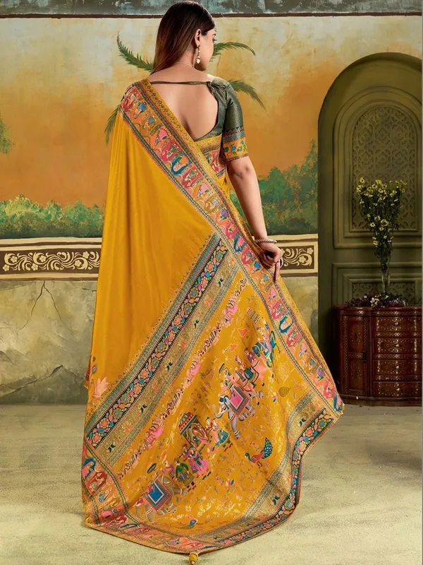 Yellow_Ethnic_Printed_Saree_For_Women