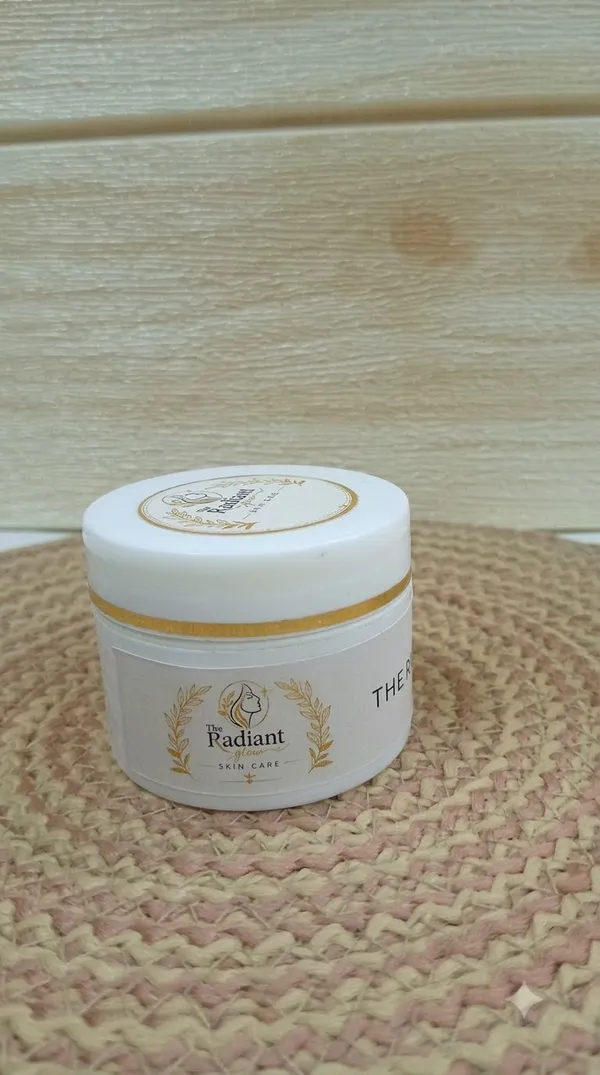 The_Radiant_Glow_FACE_WHITINING_CREAMC