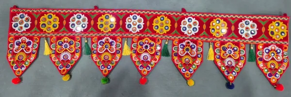 Embroidered_Traditional_Floral_Toran