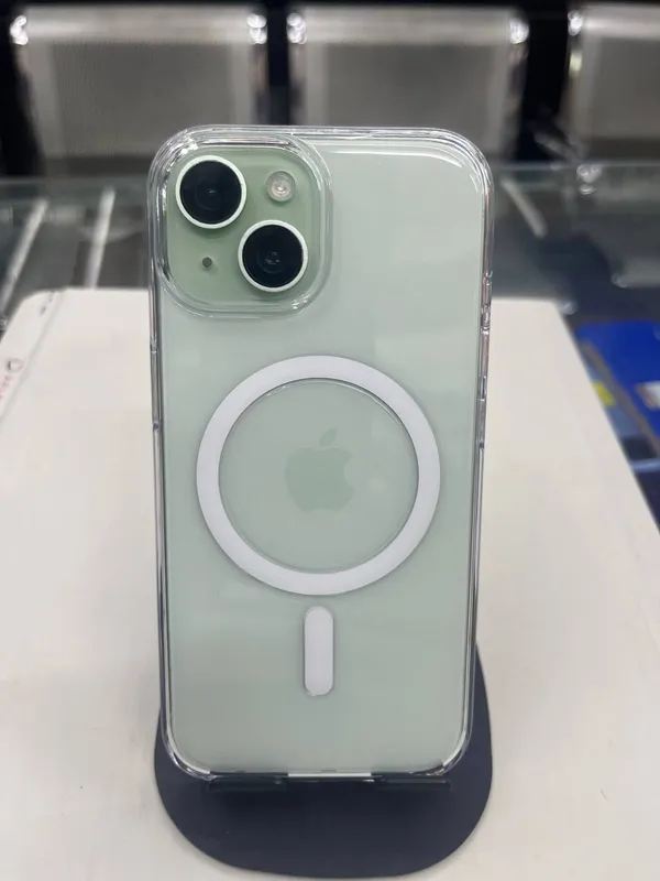 Smartphone_With_Dynamic_Island_Display