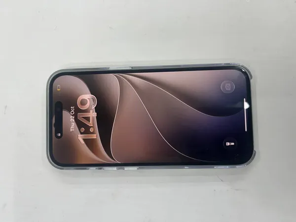 Smartphone_With_Dynamic_Island_Display