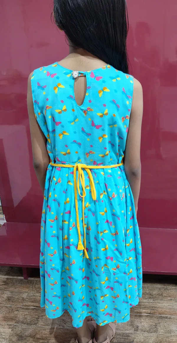 Kashnavika_Vastrakala_Girls_Below_Knee_Casual_Dress_(Light_Blue,_Sleeveless)