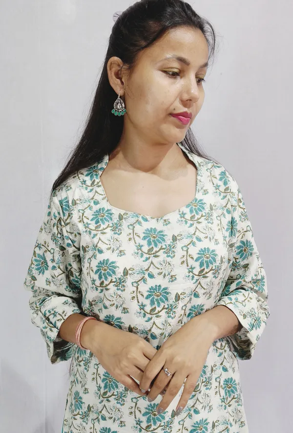 Kashnavika_Vatrakala_Women_Floral_Print_Straight_Kurta_(White)