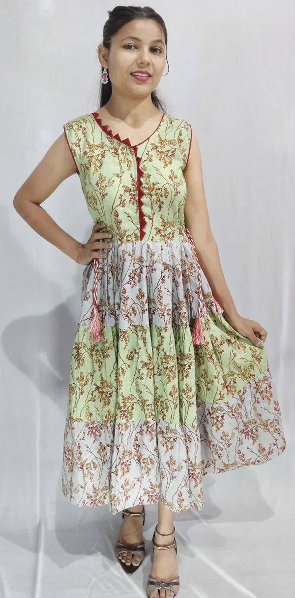 Kashnavika_Vastrakala_Women_Floral_Print_Flared_Kurta_(Multicolor)