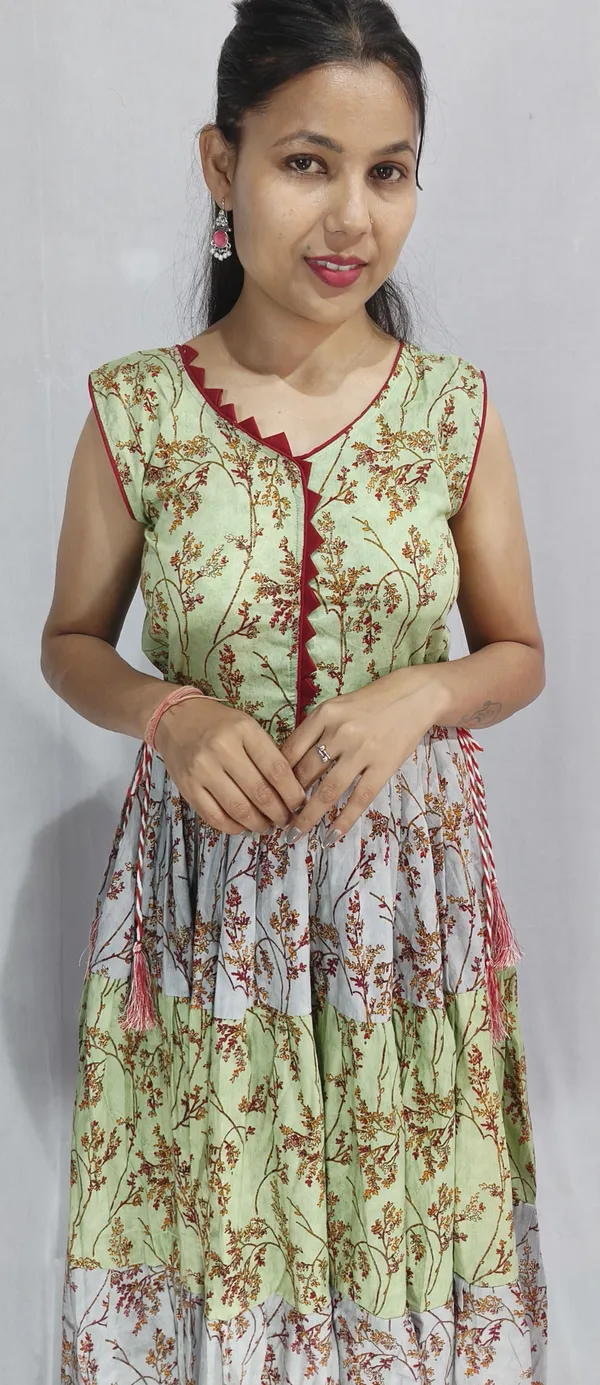 Kashnavika_Vastrakala_Women_Floral_Print_Flared_Kurta_(Multicolor)
