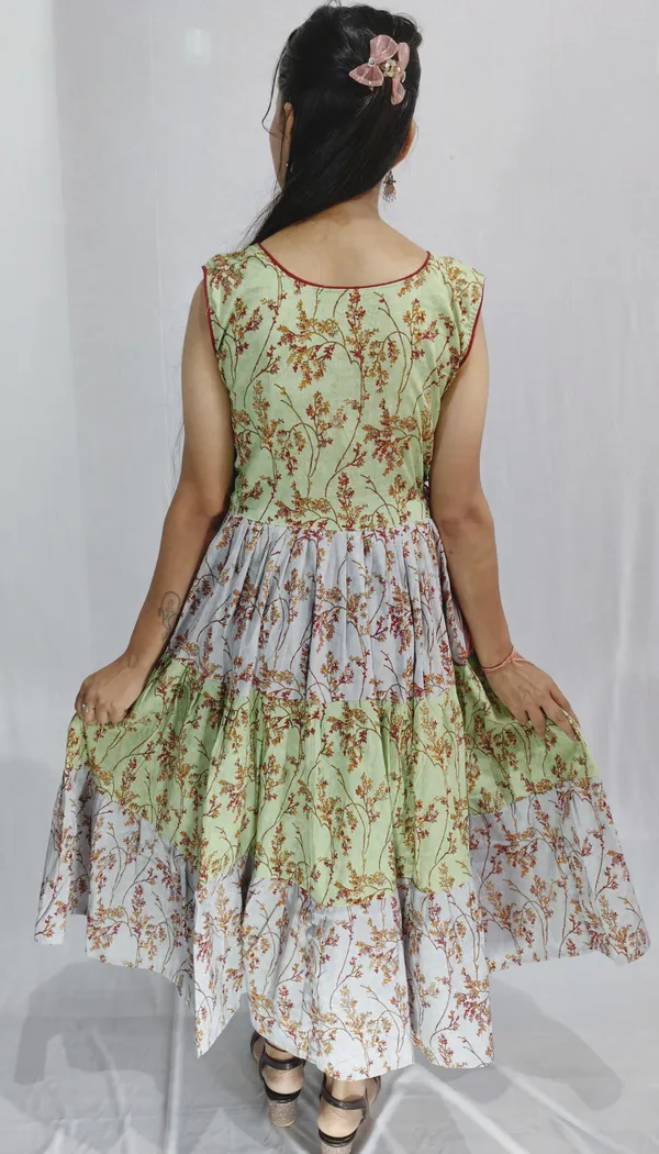 Kashnavika_Vastrakala_Women_Floral_Print_Flared_Kurta_(Multicolor)
